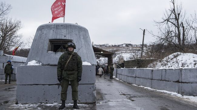 На контрольно-пропускном пункте в районе Станицы Луганской в ЛНР