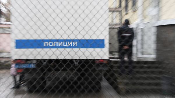 Полицейский автозак у Киевского районного суда Симферополя