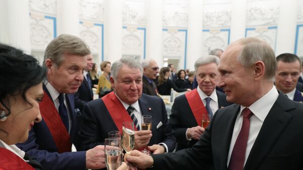 Президент РФ Владимир Путин после церемонии вручения государственных наград в Екатерининском зале Кремля. 27 ноября 2018