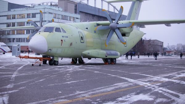 Первый летный образец новейшего легкого военно-транспортного самолета Ил-112В 