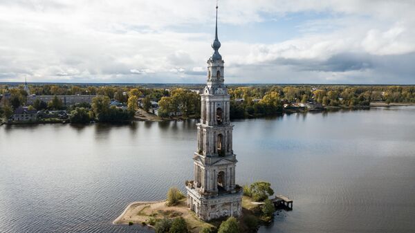 Колокольня Николаевского собора в городе Калязин Тверской области