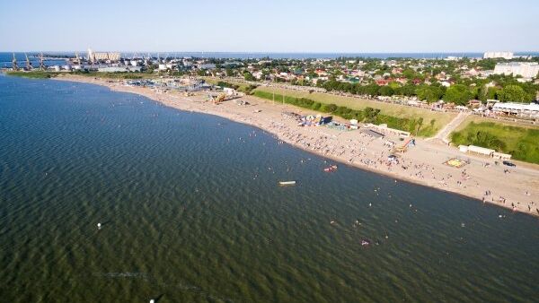 Город Ейск и пляжи на Ейской косе на Азовском море