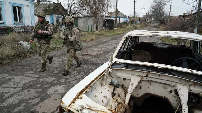 Украинские военные в Широкино на востоке Украины