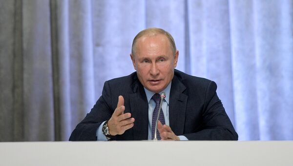 Президент РФ Владимир Путин на съезде Общероссийского народного фронта