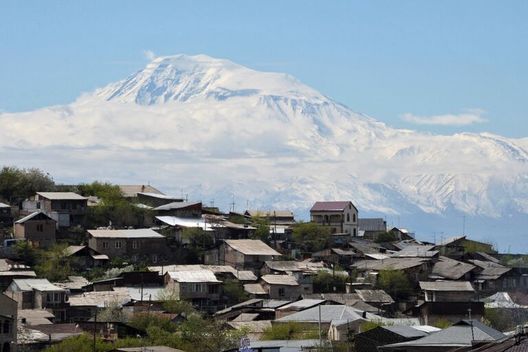 Гора Арарат со стороны Армении