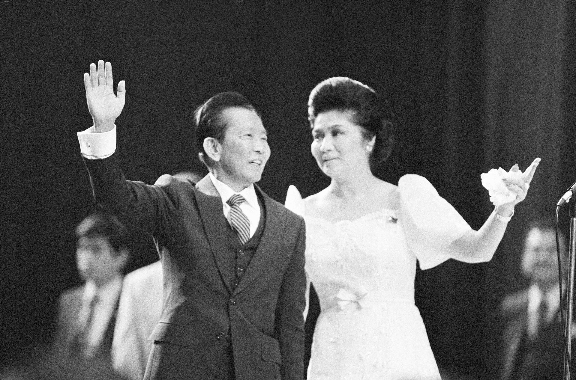 Президент Филиппин Фердинанд Маркос с супругой Имельдой Маркос в Лос-Анджелесе, США - РИА Новости, 1920, 10.05.2022