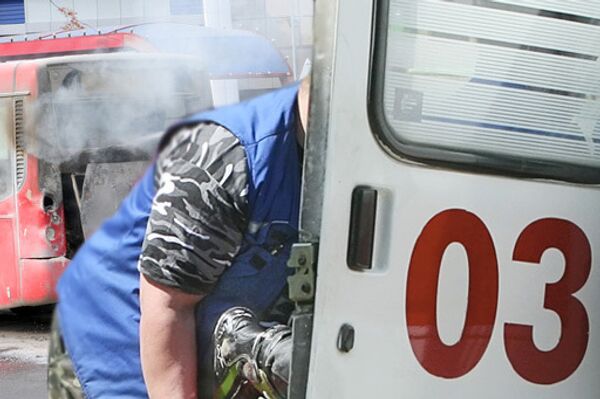 Автобус опрокинулся на трассе в Оренбуржье, ранены 12 человек
