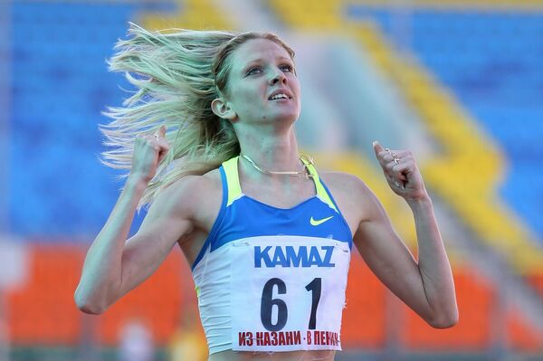 Одна из дисквалифицированных спортсменок бегунья Елена Соболева