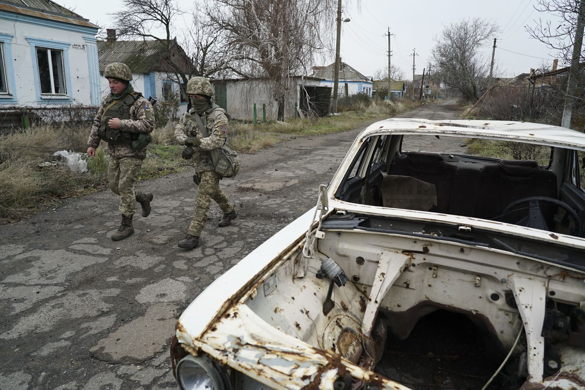 Украинские военные на линии разграничения в Донбассе. 28 ноября 2018 - РИА Новости, 1920, 15.02.2021