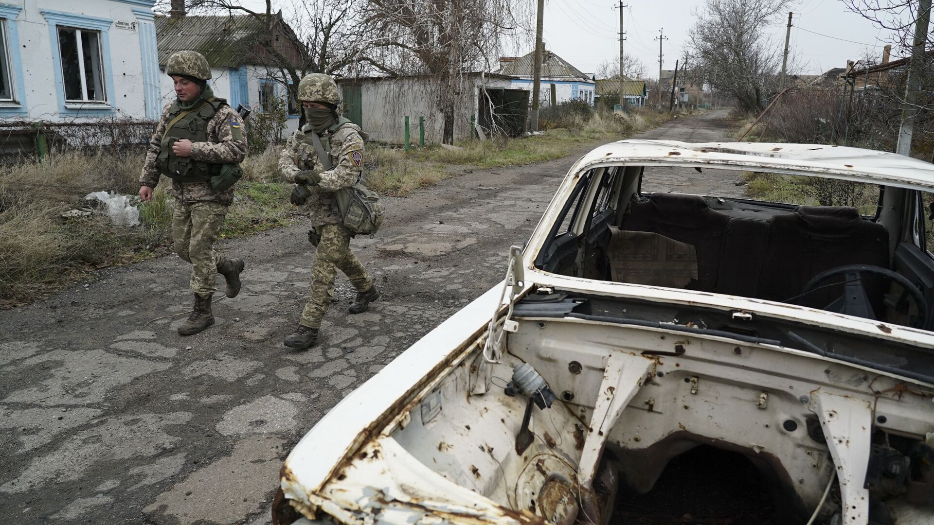 Украинские военные на линии разграничения в Донбассе. 28 ноября 2018 - РИА Новости, 1920, 05.03.2021