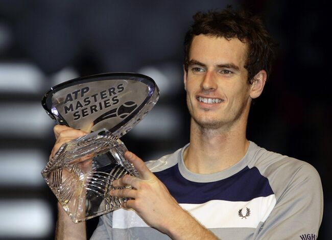 Энди Мюррей с трофеем турнира серии Мастерс в Мадриде