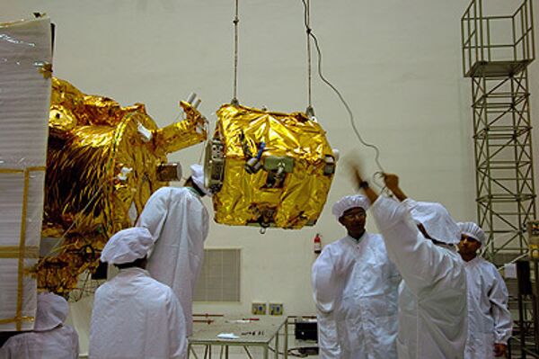 Индийский космический зонд Чандраян-1 готовят к запуску