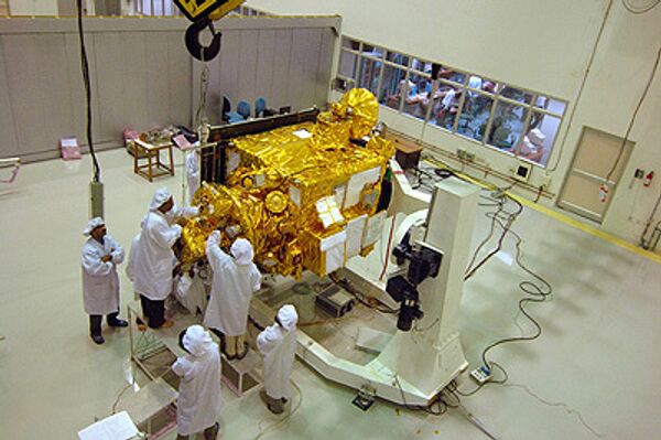 Индийский космический зонд Чандраян-1 готовят к запуску