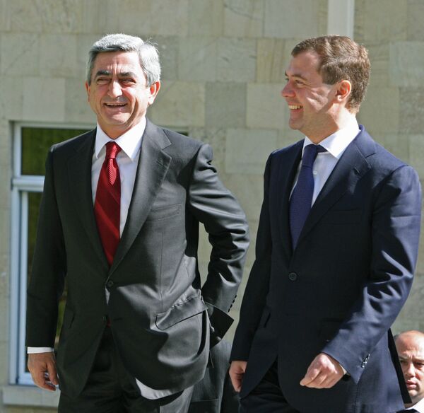 Президенты Армении и России Серж Саргсян и Дмитрий Медведев