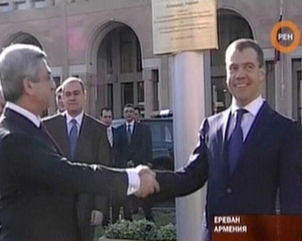 Дмитрий Медведев и президент Армении Серж Саргсян встретились в Ереване