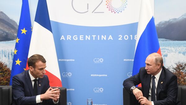 Переговоры президента России Владимира Путина с французским коллегой Эммануэлем Макроном