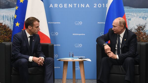 Президент РФ Владимир Путин и президент Франции Эммануэль Макрон во время встречи на полях саммита Группы двадцати в Буэнос-Айресе. 