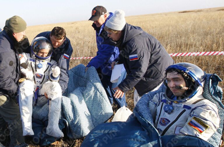 Возвращение на Землю 17-ой основной экспедиции МКС и шестого космического туриста Ричарда Гэриотта (США)