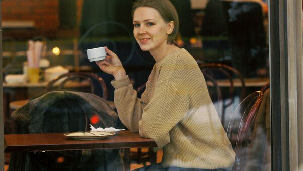 В кофейне, фото из архива