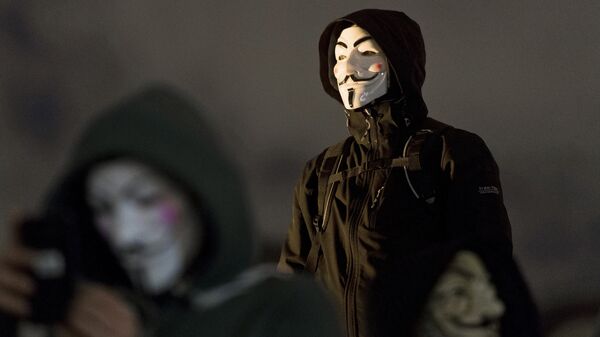 Участники акции протеста, организованной движением Anonymous