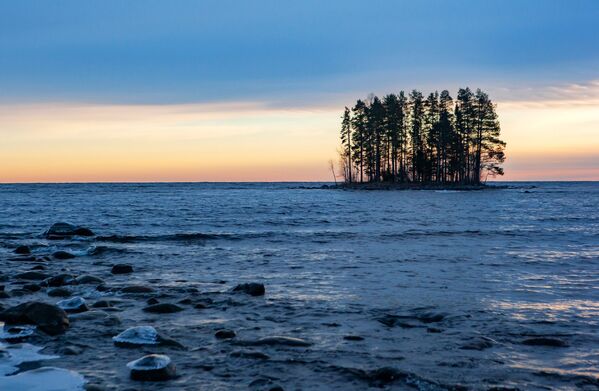 Остров в Онежском озере в Прионежском районе Республики Карелия
