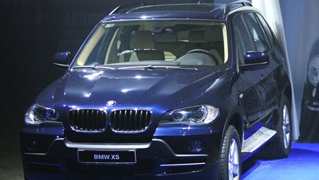 Автомобиль BMW X5. Архив