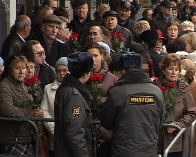 Зал Чайковского не вместил всех желающих проститься с Магомаевым