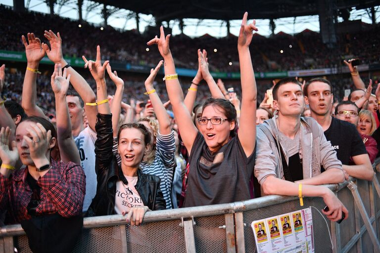 Зрители на концерте группы Ленинград Зрители на концерте группы Ленинград