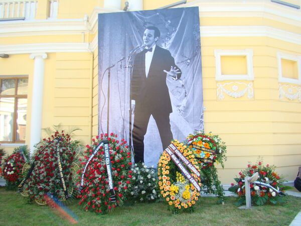 Прощание с Муслимом Магомаевым в здании Бакинской государственной филармонии