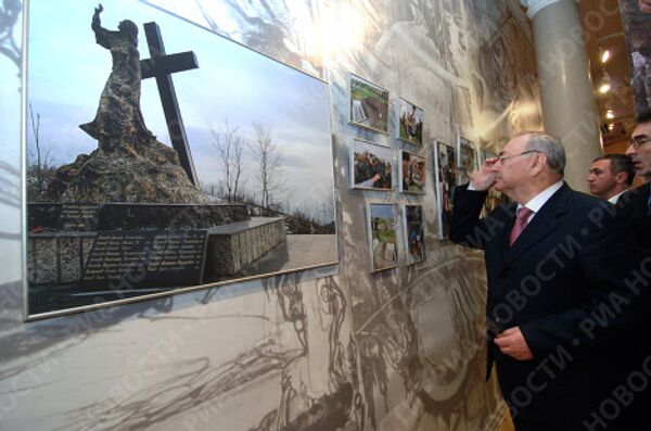 Фотовыставка РИА Новости о войне в Южной Осетии открывается в Москве