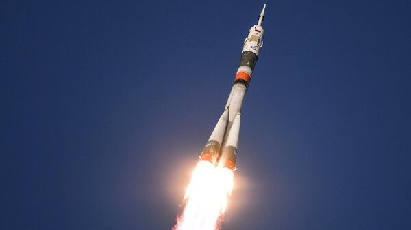 Ракета-носитель Союз-ФГ с пилотируемым кораблем Союз МС-11