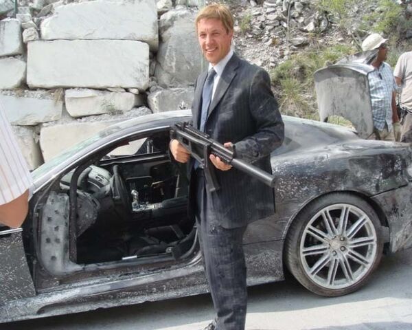 Красиво разбить Aston Martin агента 007 смог только русский каскадер