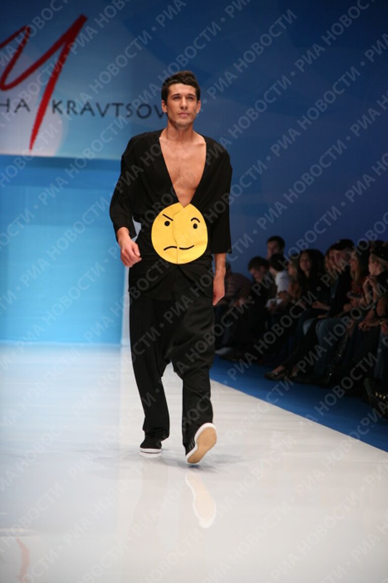 Показ дебютной коллекции Маши Кравцовой в рамках Russian Fashion Week