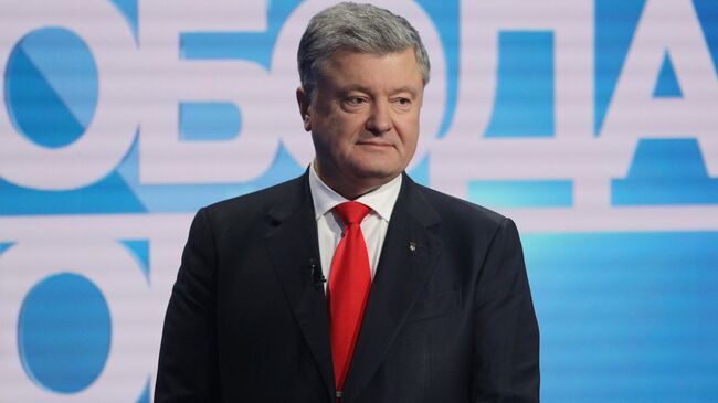 Президент Украины Петр Порошенко во время политического ток-шоу Свобода слова на телеканале ICTV. 4 декабря 2018