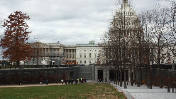Здание Конгресса в Вашингтоне, в ротонде которого проходит церемония прощания с 41-м президентом США Джорджем Бушем-старшим