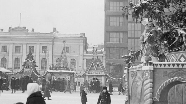 Елочный базар на Пушкинской площади в Москве. 1947 год.