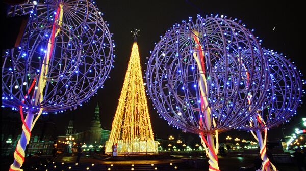 Праздничная иллюминация накануне Нового года в центре столицы