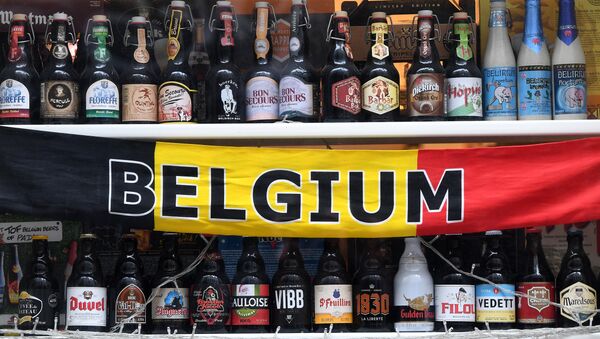 Бельгийское пиво в витрине магазина в Брюсселе. Архивное фото