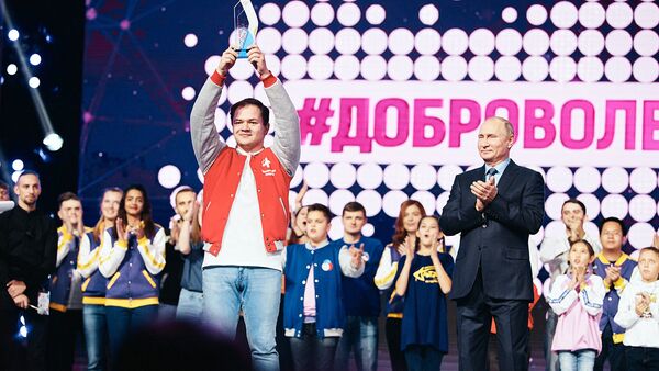 Лучшим добровольцем по итогам года признан волонтер-медик Антон Коротченко