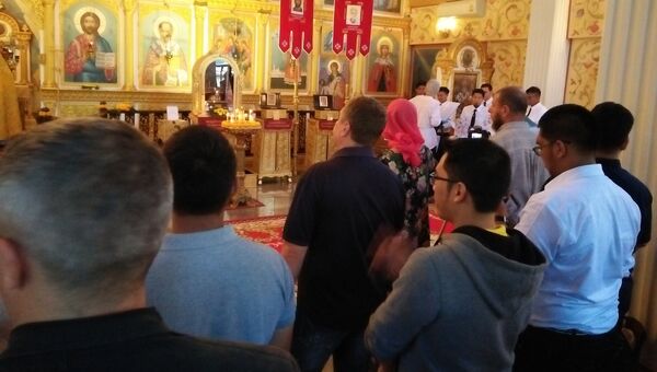Российские и тайские православные на службе в православном храме св. Николая в Бангкоке. Архивное фото