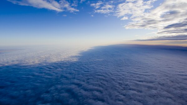 Облака над землей. Архивное фото