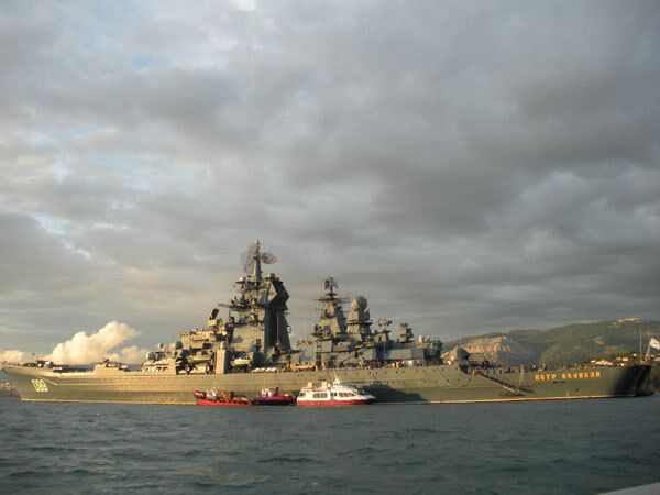 Атомный ракетный крейсер «Пётр Великий» в Тулоне