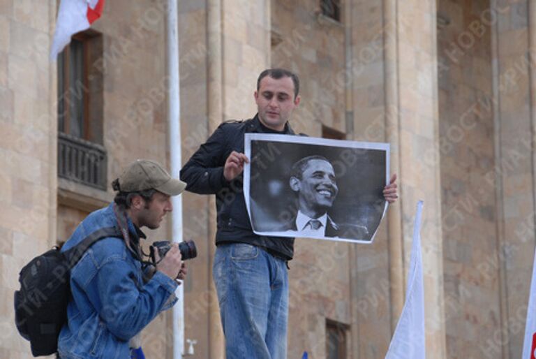 Митинг на проспекте Руставели в Тбилиси