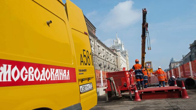 Мэр Москвы С. Собянин осмотрел ход работ по реконструкции водопровода на Садовом кольце в Москве