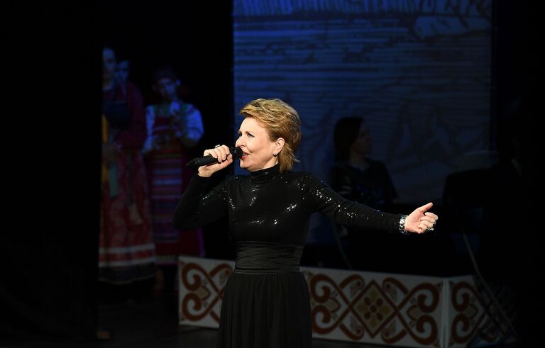 Выступление заслуженной артистки РФ Ольги Кормухиной на торжественном мероприятии в честь 700-летия подвига Михаила Тверского в Твери Выступление заслуженной артистки РФ Ольги Кормухиной на торжественном мероприятии в честь 700-летия подвига Михаила Тверского в Твери