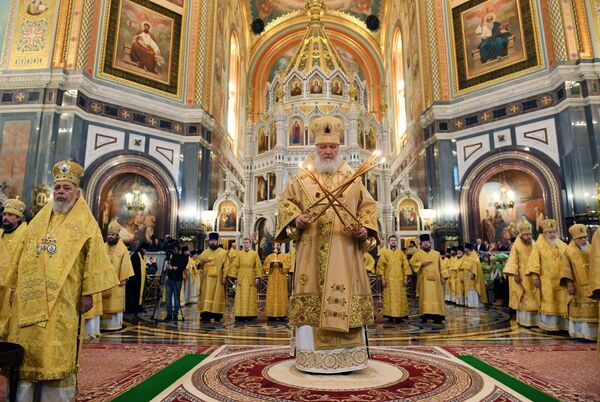 Патриарх Кирилл проводит Божественную литургию с сестрами Милосердия в Храме Христа Спасителя в Москве