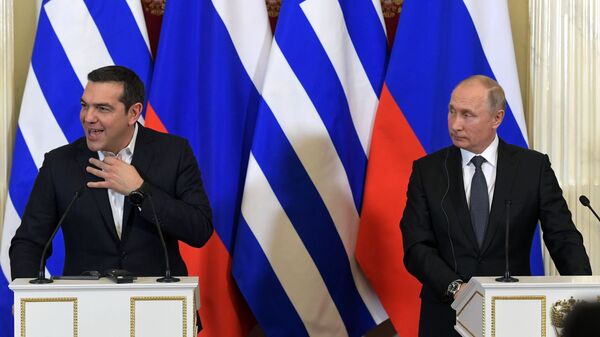 Президент РФ Владимир Путин и премьер-министр Греции Алексис Ципрас во время совместной пресс-конференции по итогам встречи