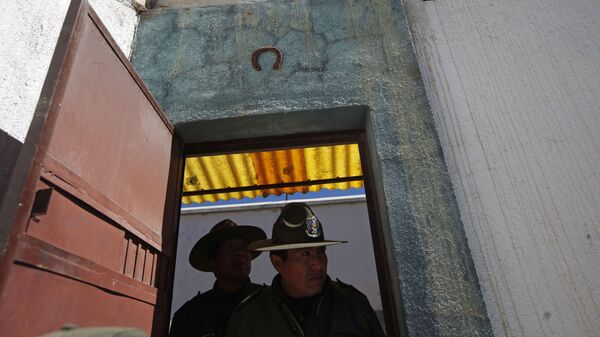 Полицейский в одной из тюрем Боливии