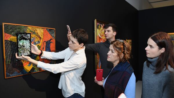 Посетители на выставке в Музее русского импрессионизма