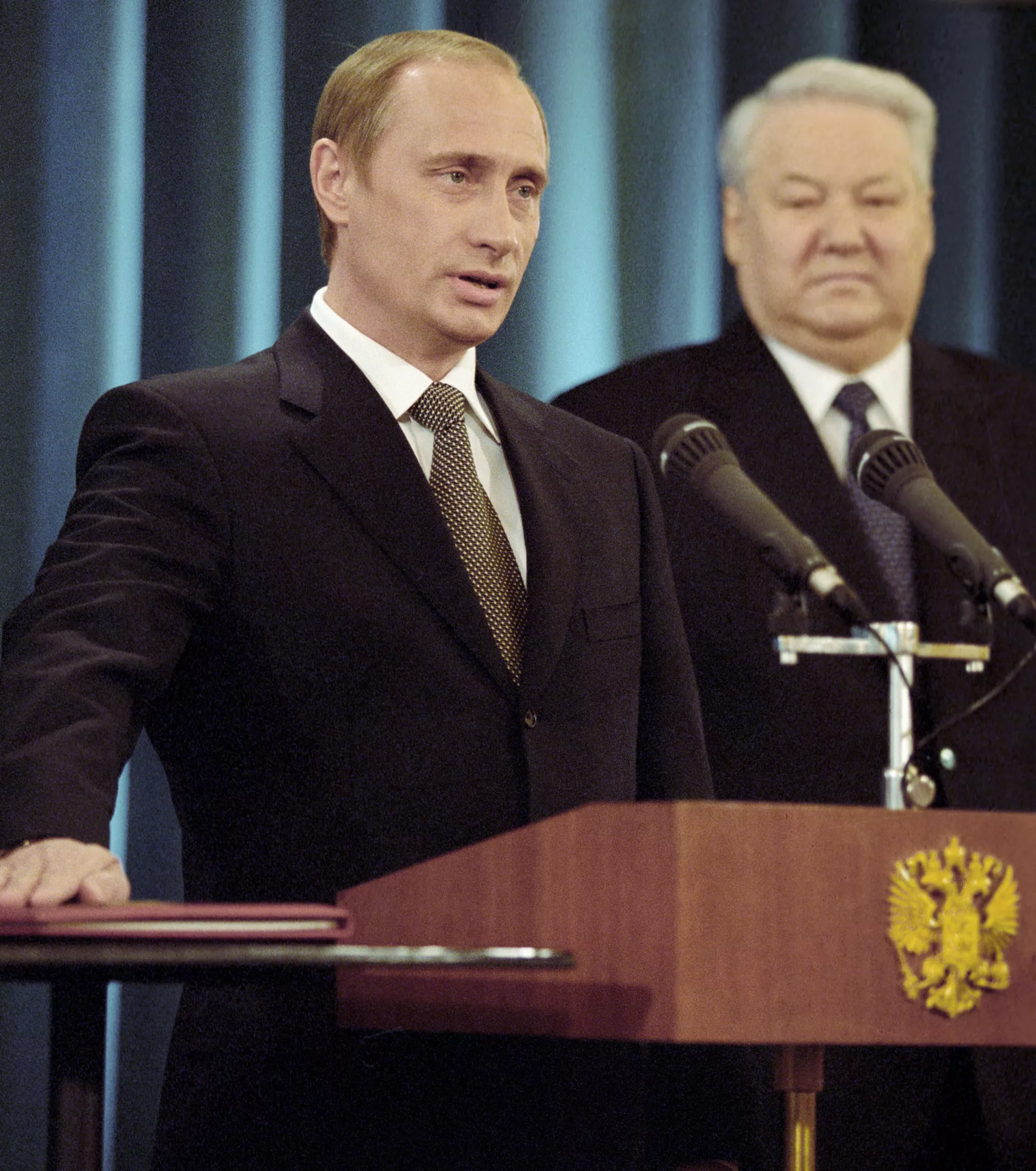 Владимир Путин дает присягу Президента Российской Федерации. Май 2000-го Владимир Путин дает присягу Президента Российской Федерации. Май 2000-го - РИА Новости, 1920, 06.05.2024